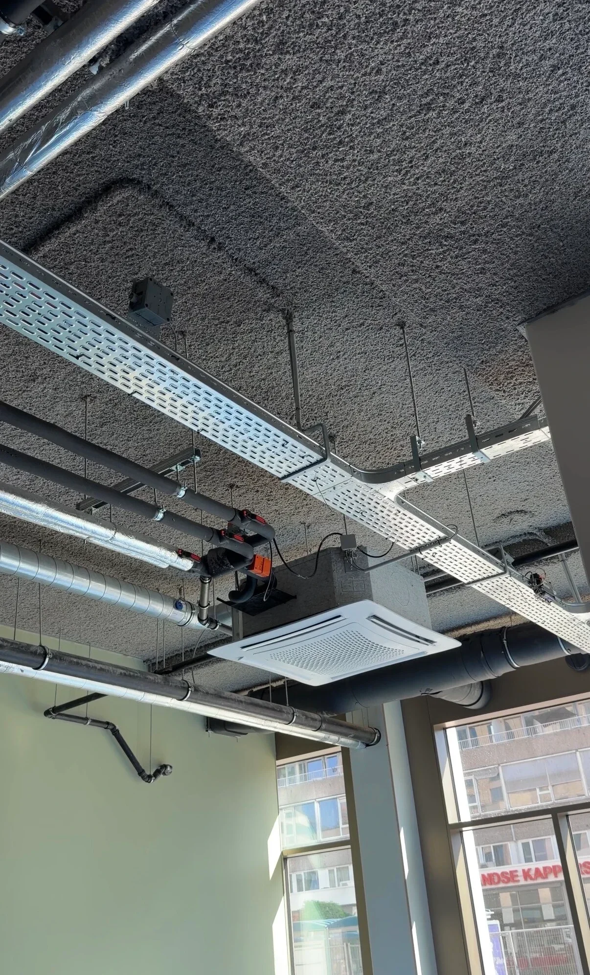 Fancoil en leidingwerk bij Amenities